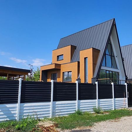 VillaGrey Tunari Tunarii Exterior foto